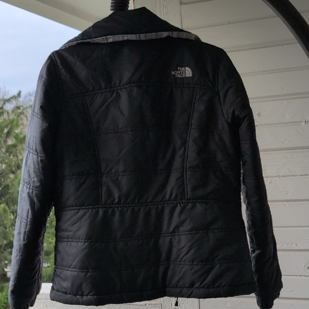 The North Face Black Quilted Women's Puffer Jacket - Picture 2 of 7